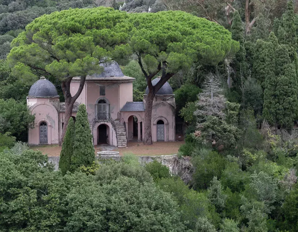 Mausoleum Piccioni Eiffel Cap Corse
